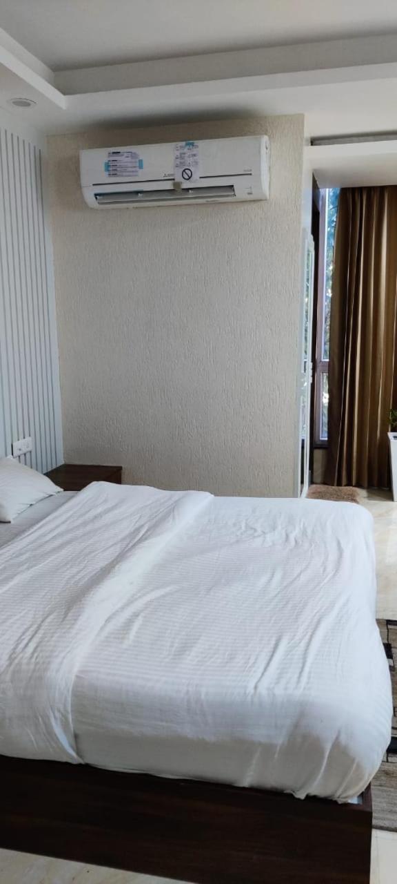 Hotel Maira Dehradún Kültér fotó
