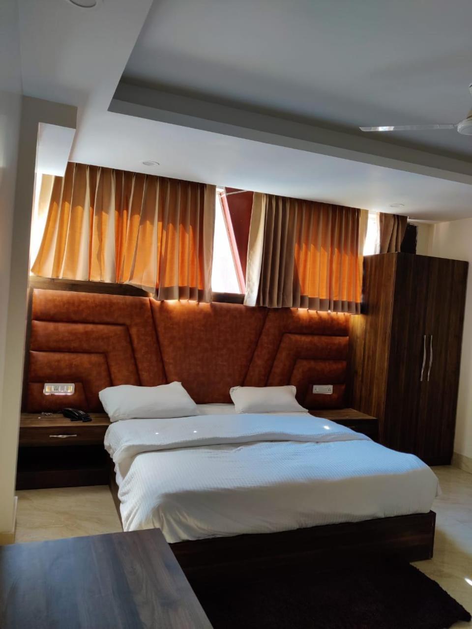 Hotel Maira Dehradún Kültér fotó